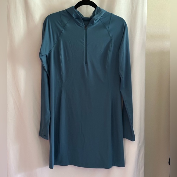 NWT Mountain Hardware Crater Lake Dress Medium - Picture 1 of 5